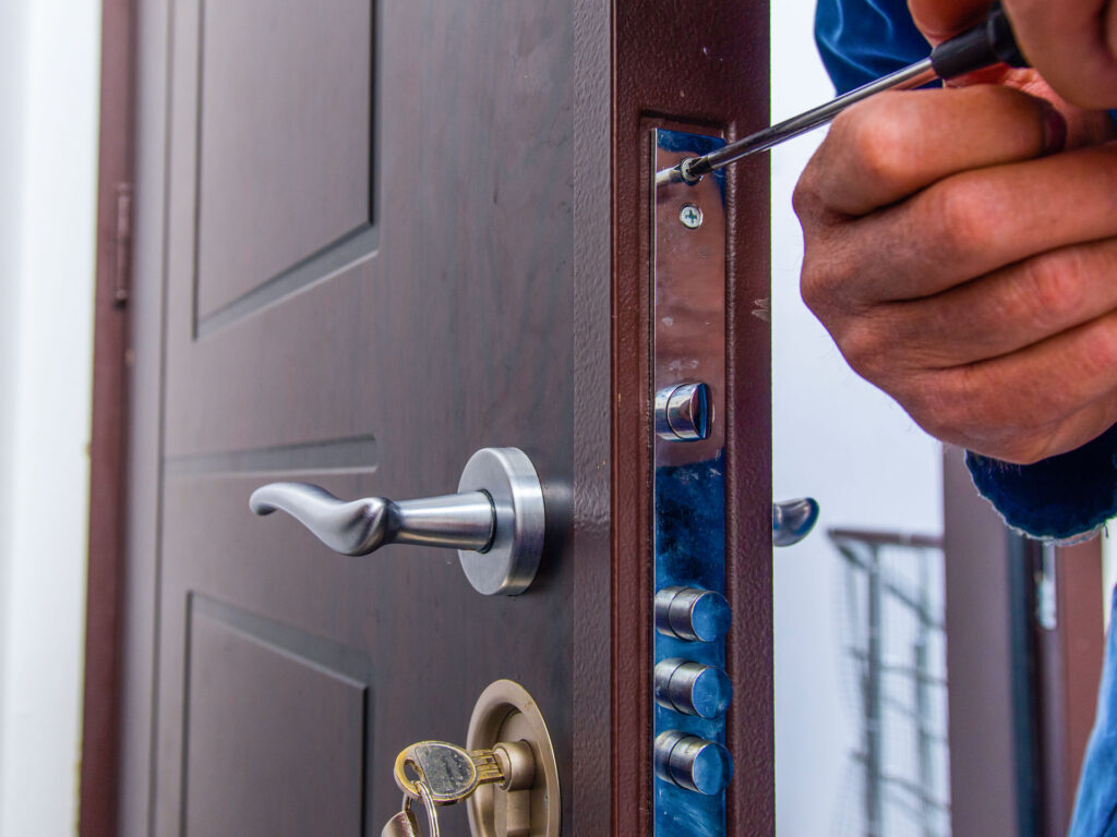 Pronto intervento apertura porte blindate senza scasso - Fabbro Venezia Marcuzzo Mirco