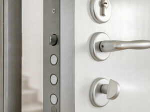 Pronto intervento apertura porte blindate senza scasso - Fabbro Venezia Marcuzzo Mirco